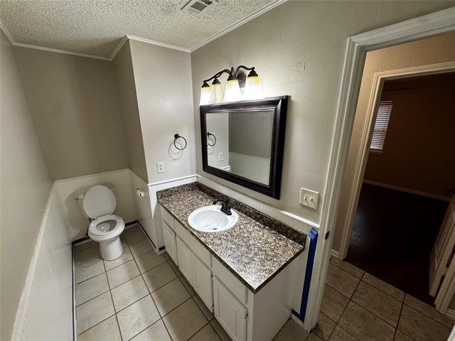 Building Photo - 200 Cedar Ln