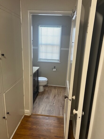 Bathroom - 1212 W Murdock St