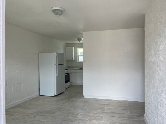Building Photo - 1818 Kalani St