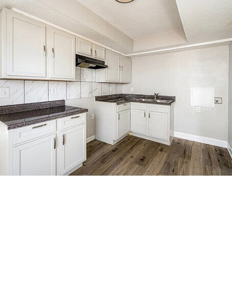 Building Photo - 3084 Pershing Ave