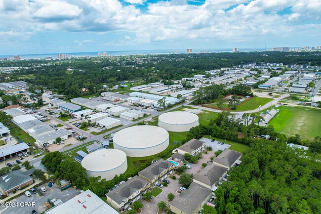 Building Photo - 7207 Quail Hollow Dr