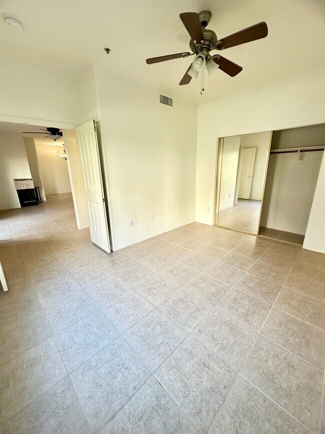 Building Photo - 11260 N 92nd St