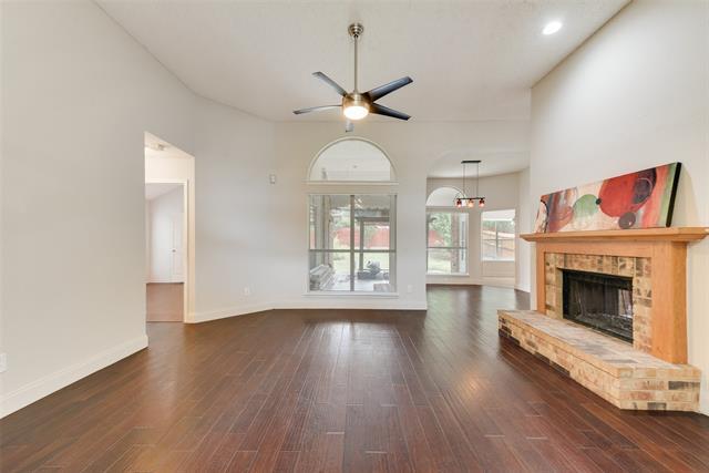 Building Photo - 323 Crestview Dr