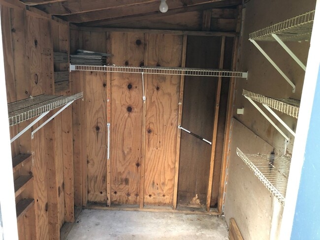 Building Photo - Great Bungalow in 28409! 2 Bed / 2 Bath