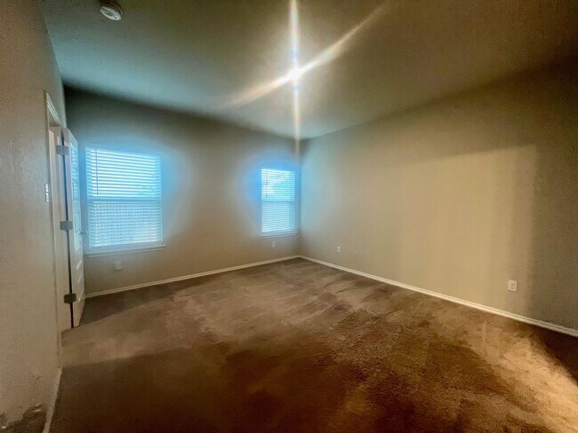 Building Photo - Charming 3/2 conveniently located to Lackland, Toyota, Palo Alto & Texas A&M San Antonio!