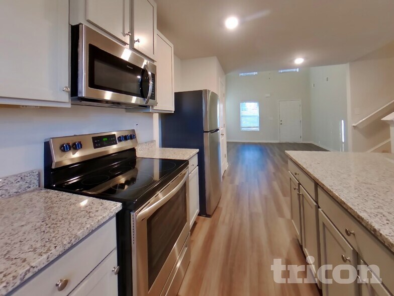 Building Photo - 76 Fairview Way