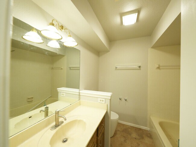 Building Photo - 6327 S 90th E Ave