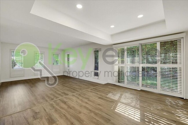 Building Photo - 304 Diamond Oaks Rd