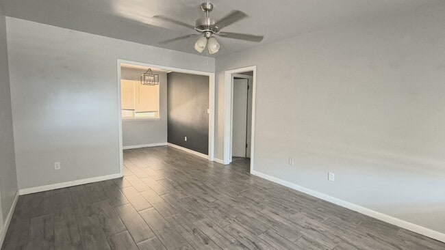 Building Photo - 984 NW 5th St