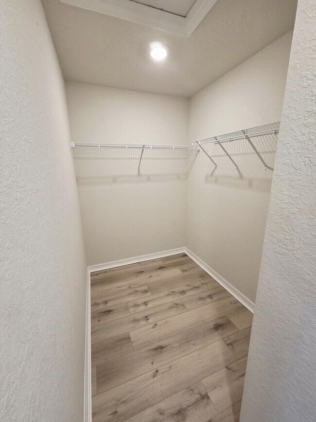 Building Photo - 3213 Watercress Dr