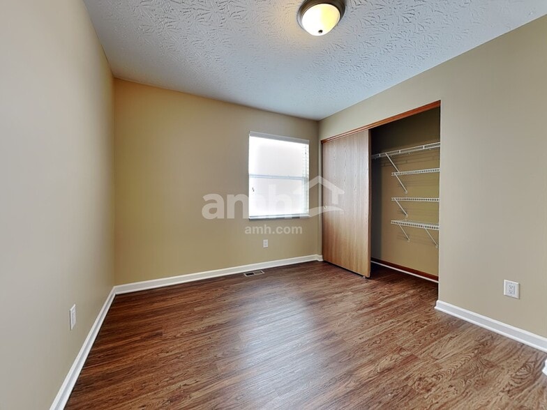 Building Photo - 6040 Glennshire Ct