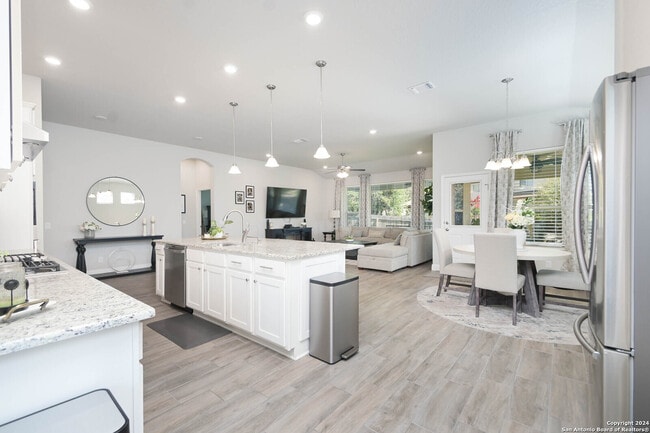 Building Photo - 446 Scenic Lullaby