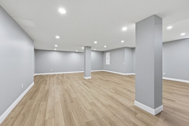 Building Photo - 8017 Pleasant Dr