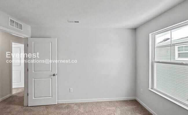 Building Photo - 982 Allegro Dr