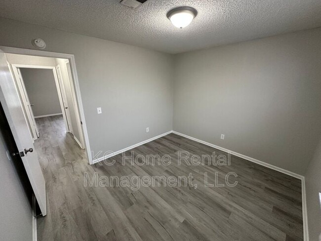 Building Photo - 812 Saddlewood St