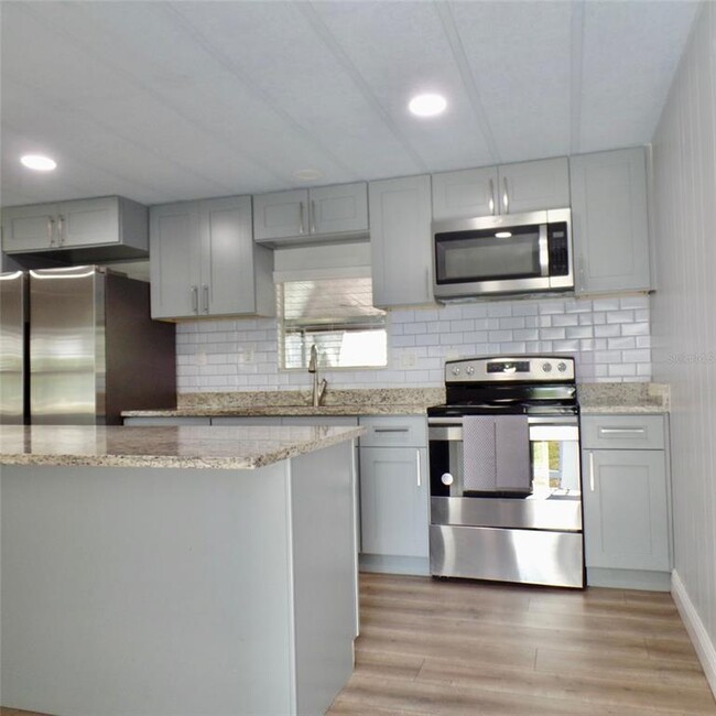 Building Photo - 4637 Fox Ridge Blvd
