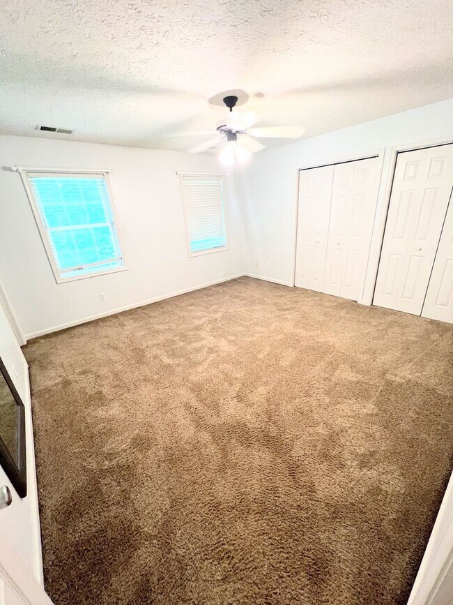 Building Photo - 4 Bedroom Home in Lynchburg