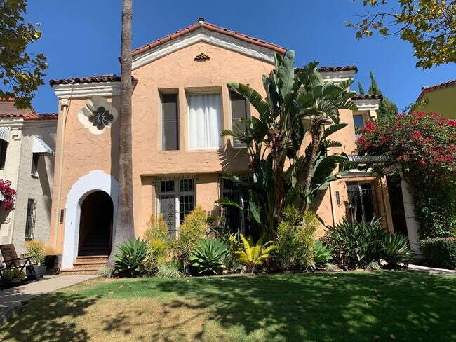 1242/1244 Stearns dr - 1242 Stearns Dr
