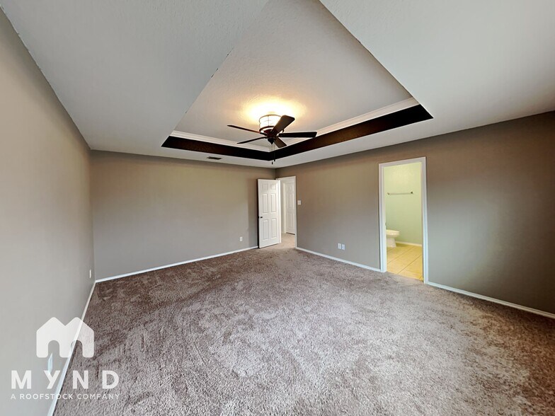 Building Photo - 9203 Silver Vista