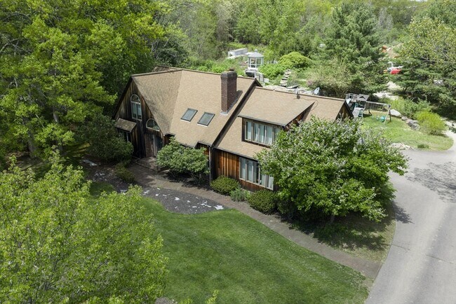 Building Photo - 42 Pine Acres Rd