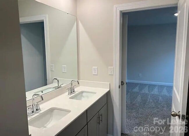 Building Photo - 826 Windage Wy