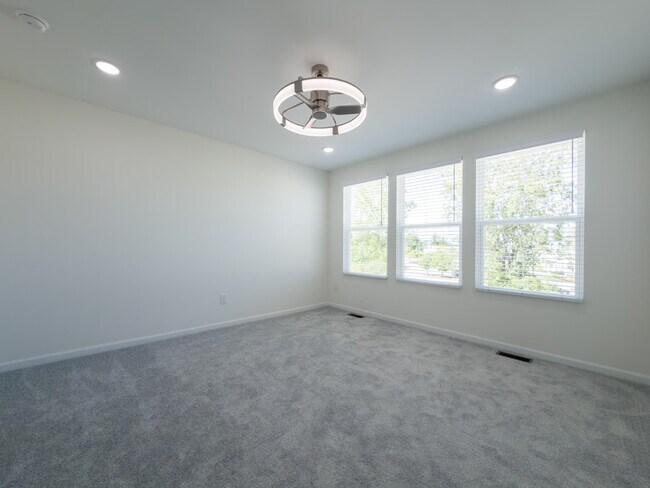 Building Photo - 25552 Tolstoy Trl