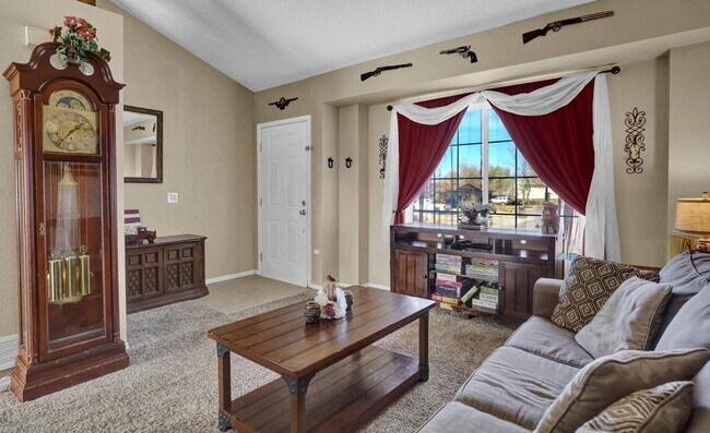 Building Photo - 3 Bed 3 Bath House with Solar for Rent Nea...