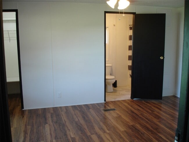 Building Photo - 4225 Wells Dr