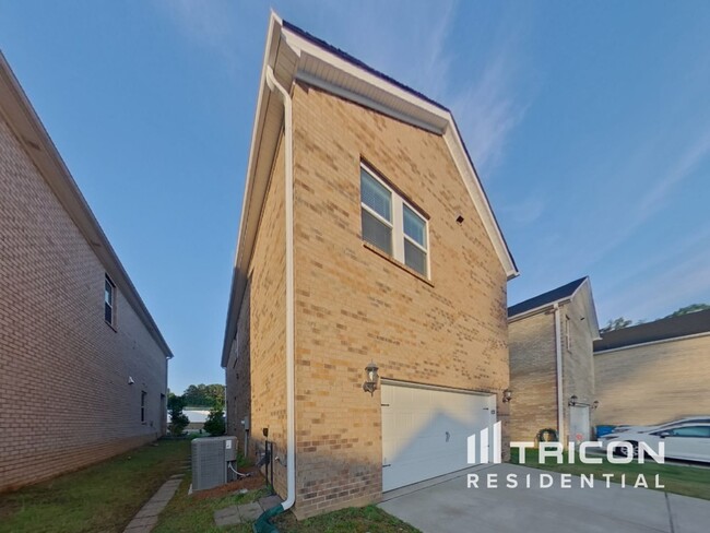 Building Photo - 1316 Colgher St