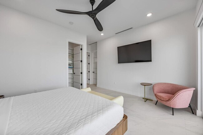 Building Photo - 2175 S Tropical Trail