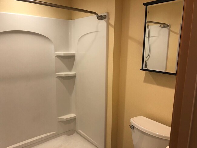 Building Photo - 3 bedroom 2 bathroom house in Thurston!