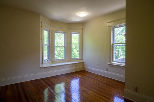 Building Photo - 718 Livingston Ave
