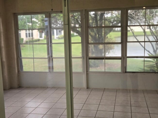 Building Photo - 4234 SE Home Way