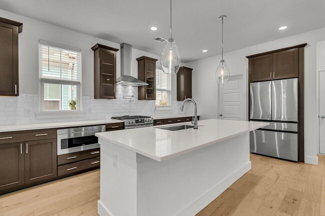 Building Photo - 102 True Blue Lp