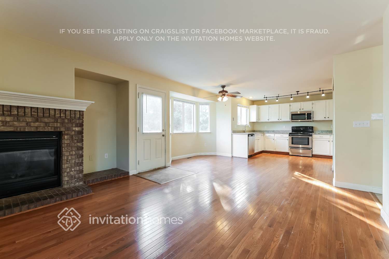 Building Photo - 4992 N Silverlace Dr