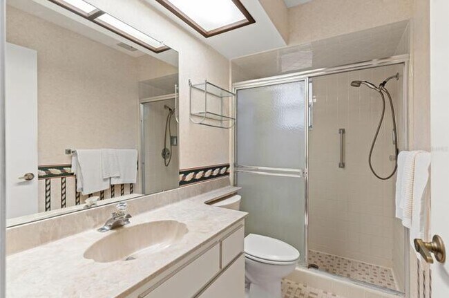 Building Photo - 1218 Gillespie Dr N