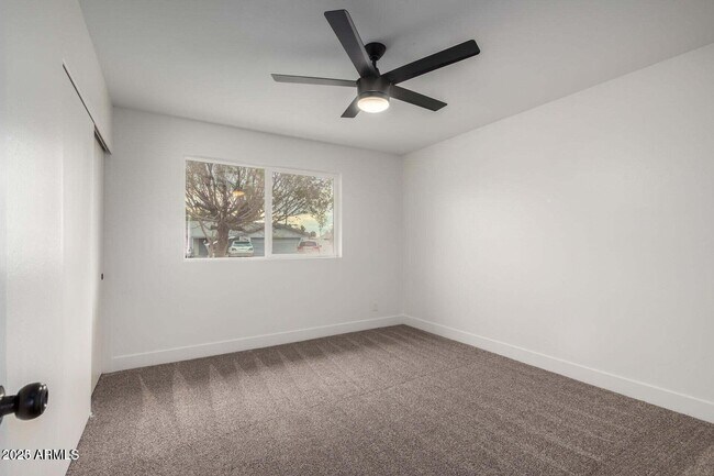 Building Photo - 3933 W Cactus Wren Dr