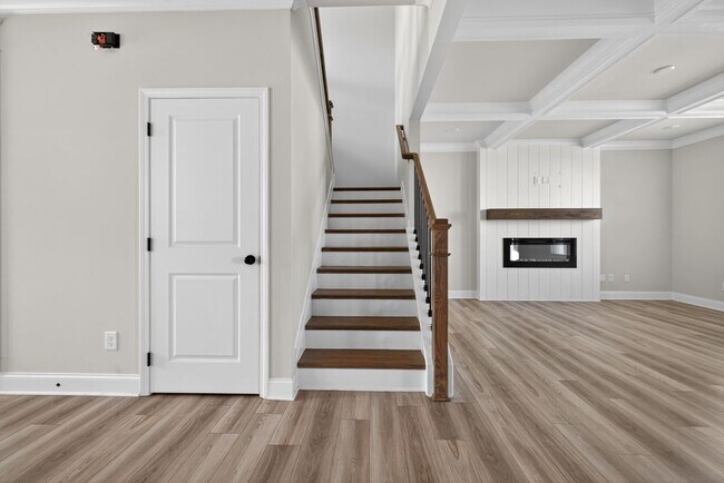 Building Photo - 4407 Silver Oak Dr