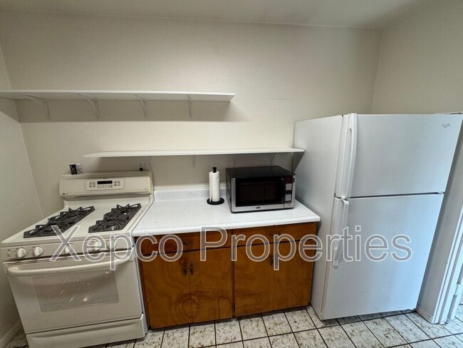 Building Photo - 430 Avenida Ortega