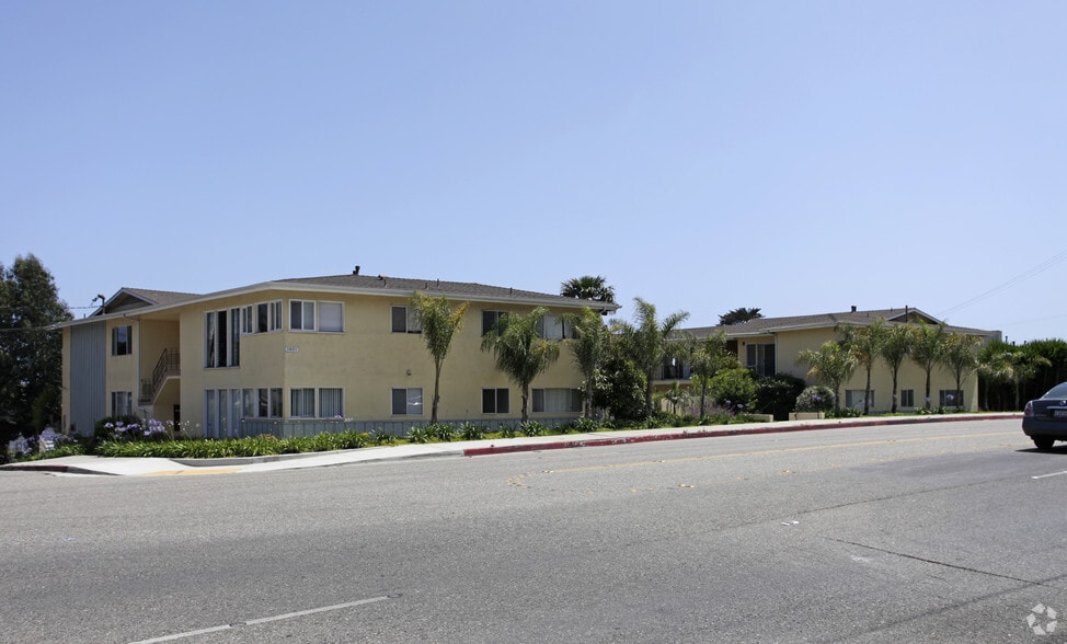 Primary Photo - 1021 Cliff Dr