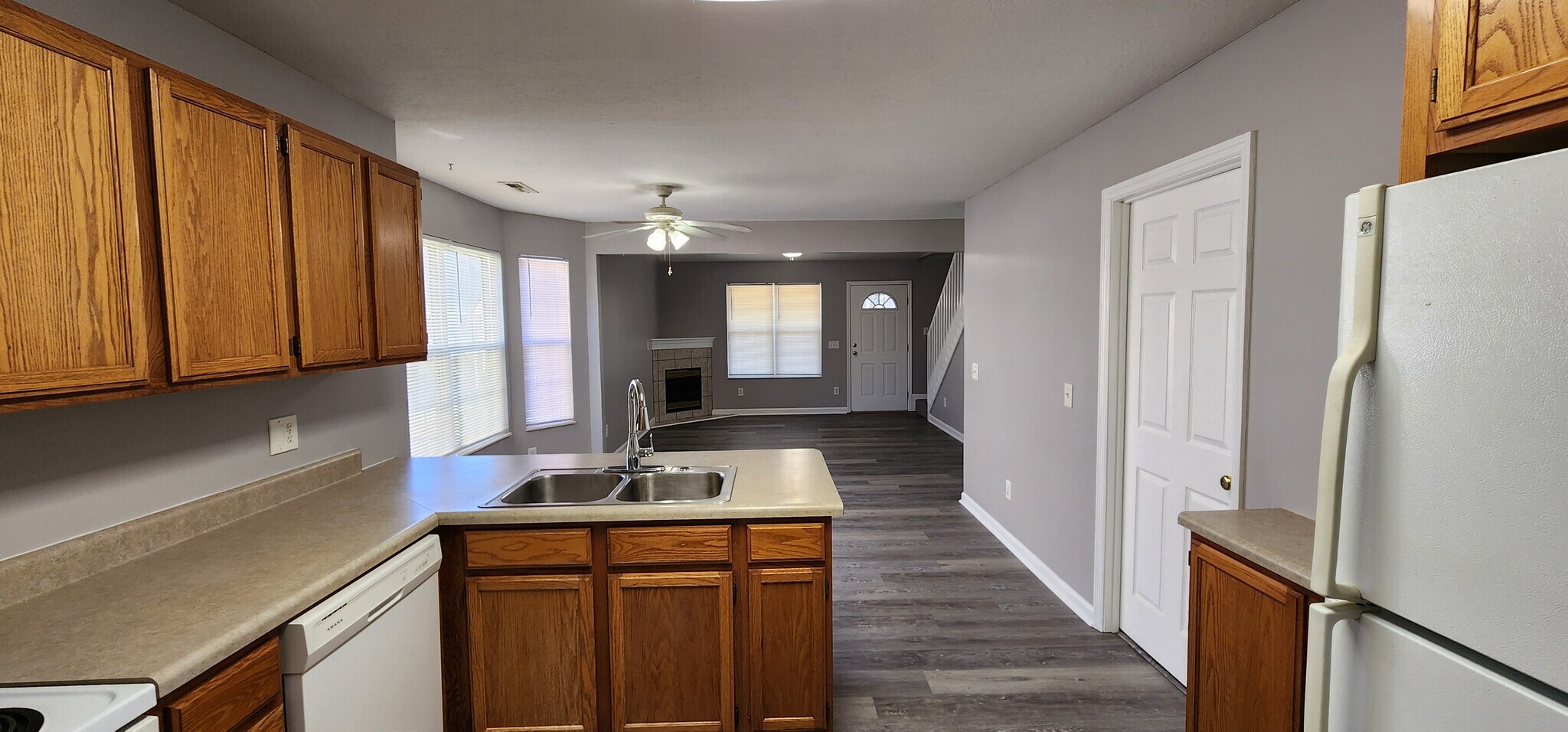 Building Photo - 821 Plantation Dr