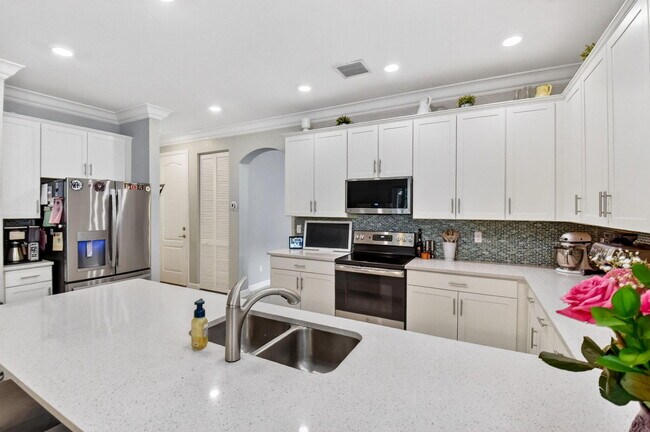 Building Photo - 9062 Gulf Cove Dr