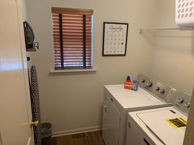 Building Photo - 12746 Megan Jean Ct