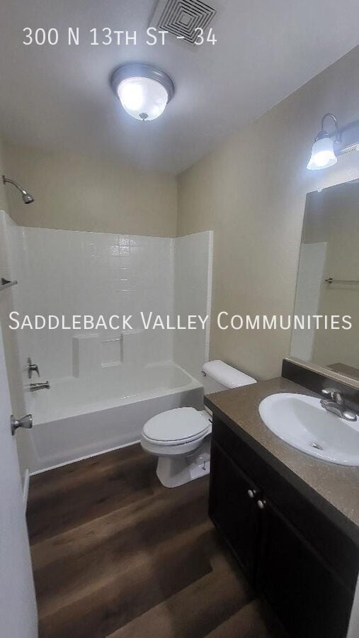 Building Photo - 300 N 13th St