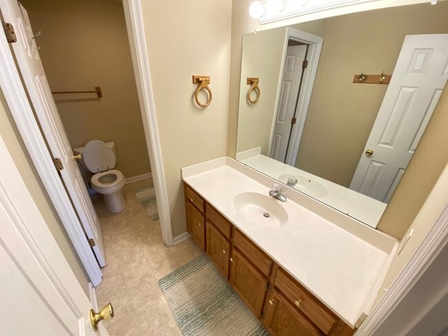 Building Photo - For Lease - 3 Bed, 2 Bath, 1338sqft home in Lebanon