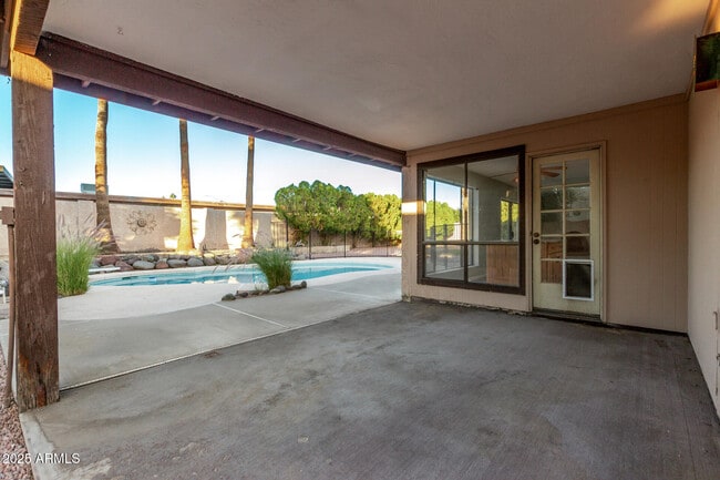 Building Photo - 4912 E Ludlow Dr