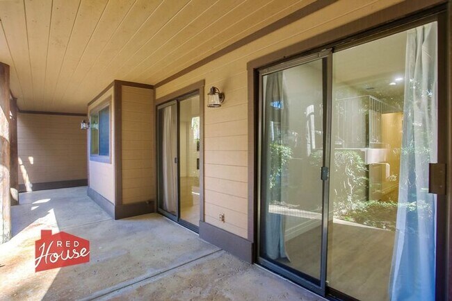 Building Photo - 4009 Canario St