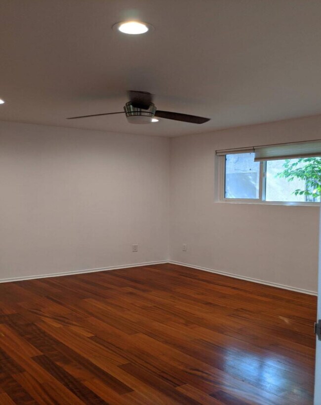 Building Photo - 1926 Glendon Ave