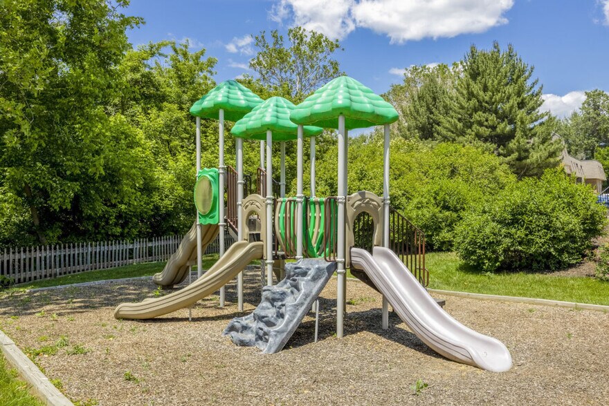 Building Photo - 424 Wharton Dr