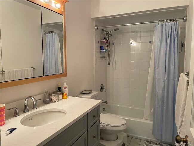 Building Photo - 361 N Greeley Ave